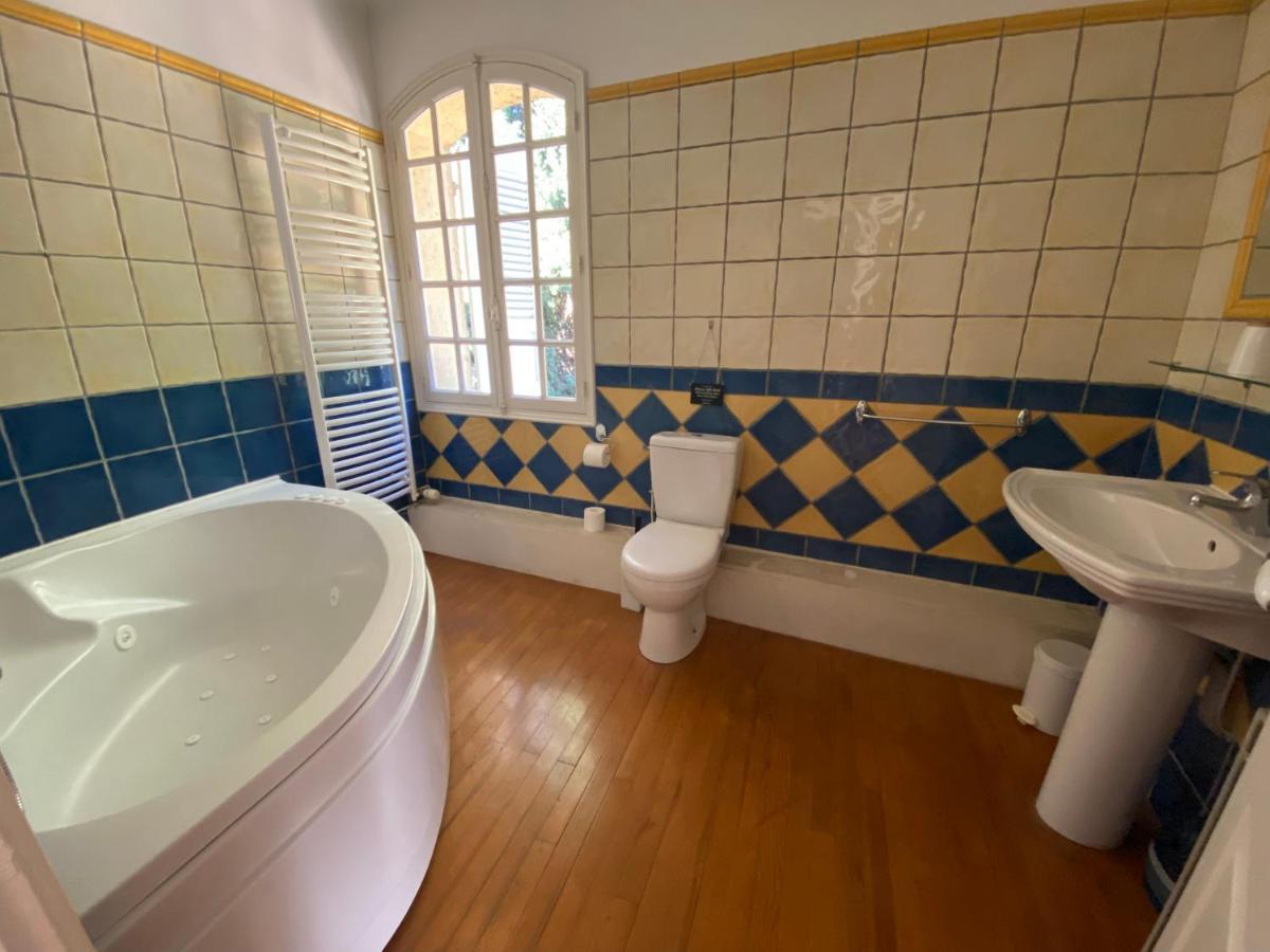 Bastide De Gueissard Bed & Breakfast Saint-Cyr-sur-Mer Exterior photo